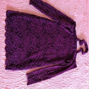 Ambiance, size medium, maroon